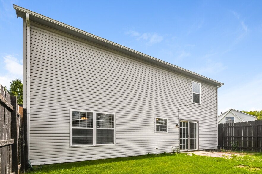Building Photo - 17124 Rushmore Dr