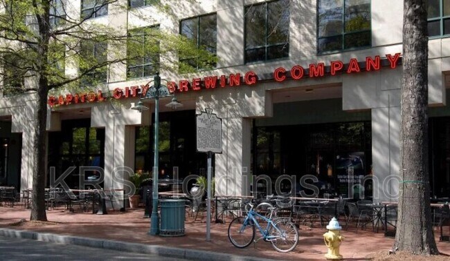 Building Photo - 1521 S George Mason Dr