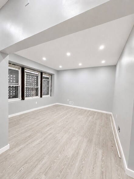 Building Photo - 899 S 19th St