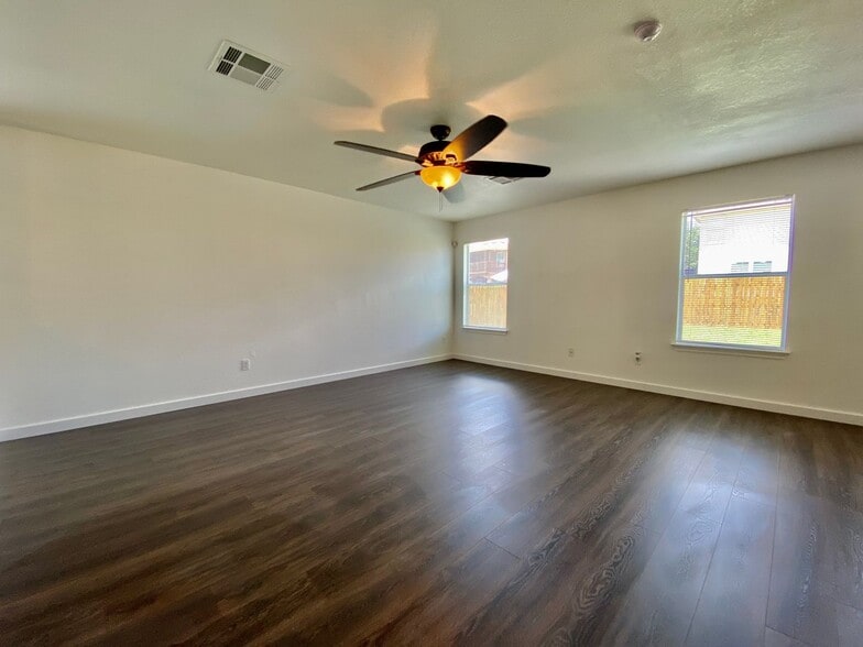 Building Photo - 6608 Ferrystone Pass