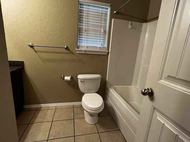 Building Photo - 210 Regency Dr