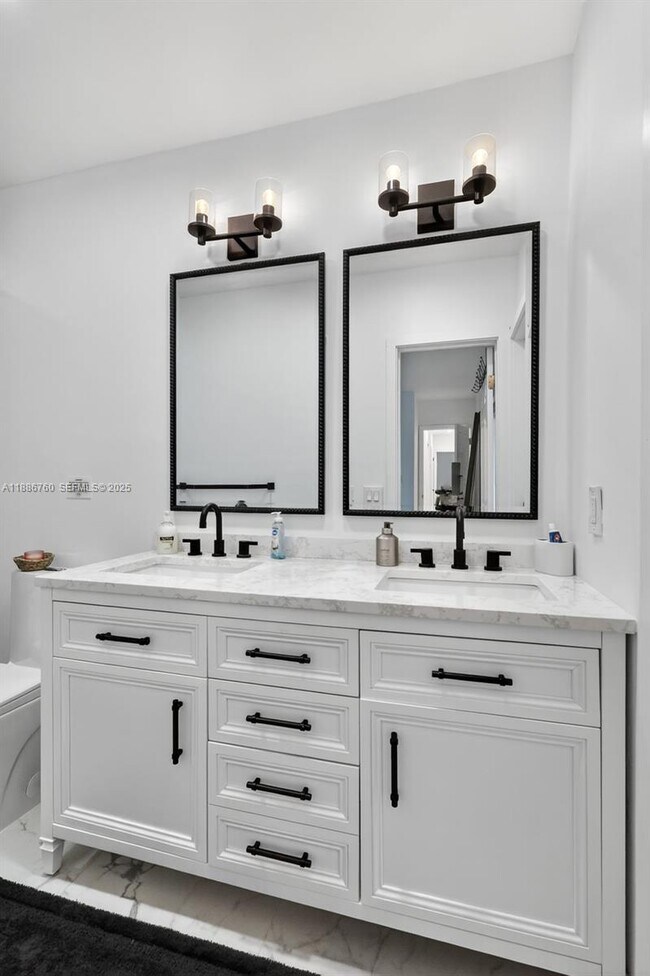 Building Photo - 1820 N 56th Ave