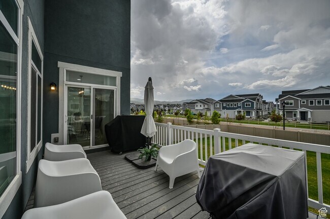 Building Photo - 15162 S Cantle Dr