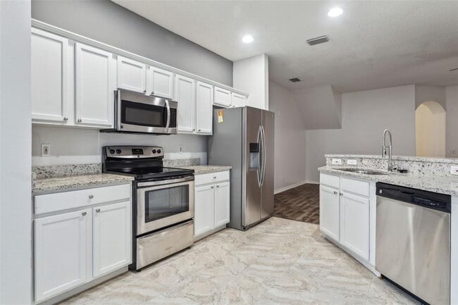 Building Photo - 655 Vallance Way NE