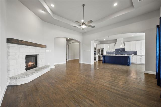 Building Photo - 605 Emerson Dr