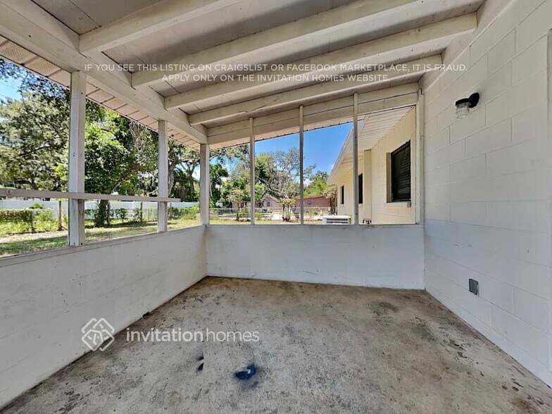 Building Photo - 507 Greenbay Ave