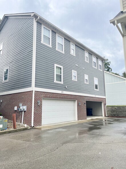 Building Photo - 6157 Winthrop Ave