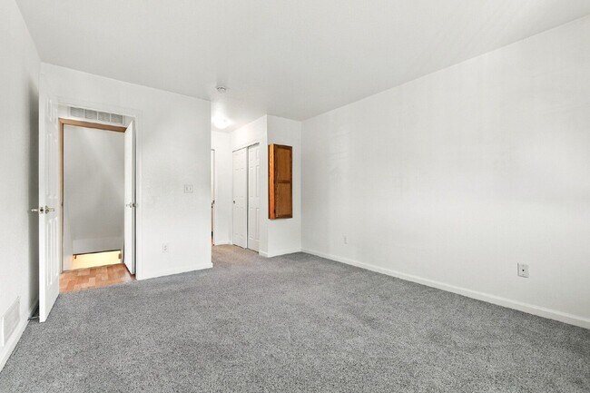 Building Photo - 5524 W Canyon Trail