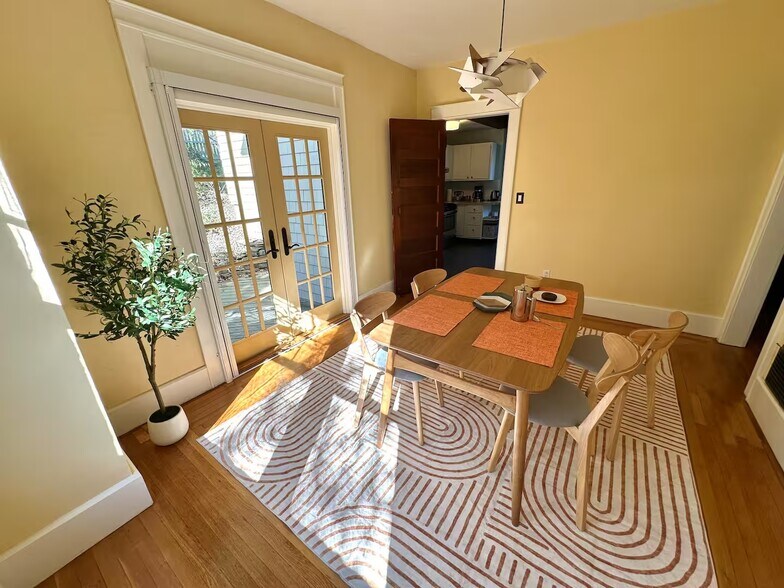 Building Photo - 608 Ackerman Ave