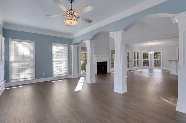 Building Photo - 127 Tara Blvd