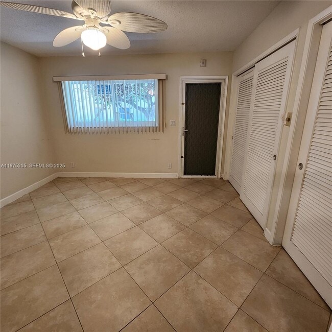 Building Photo - 2170 NE 51st Ct