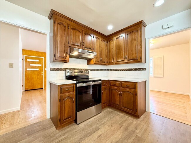 Building Photo - Newly Remodeled San Bruno Home - Easy SF/Silicon Valley Commute