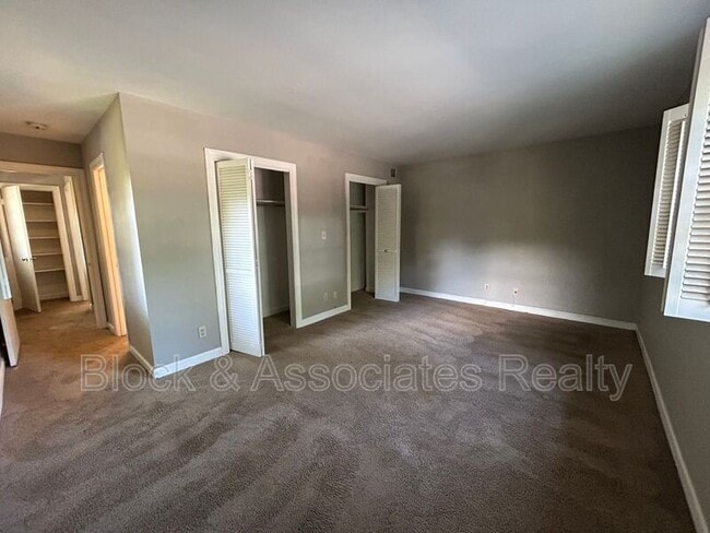 Building Photo - 640 Rugby Row