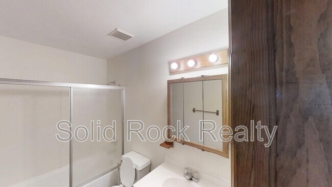 Building Photo - 931 N Wahsatch Ave