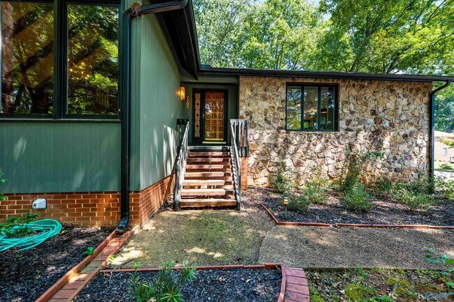 Building Photo - 7705 Foxfire Dr SE