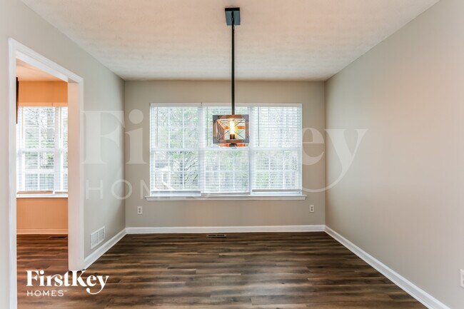 Building Photo - 23 Clearwater Ct