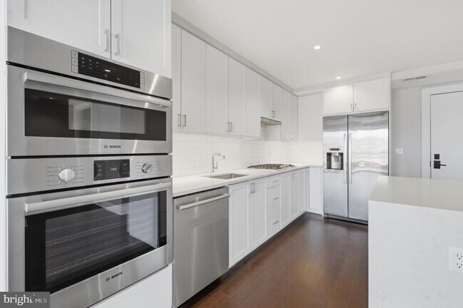 Building Photo - 925 N Fairfax St