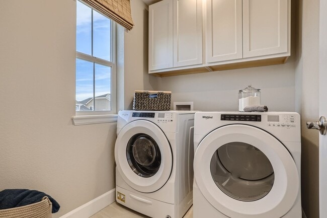 Building Photo - New 3 BDR Arvada Home Convenient to Everything