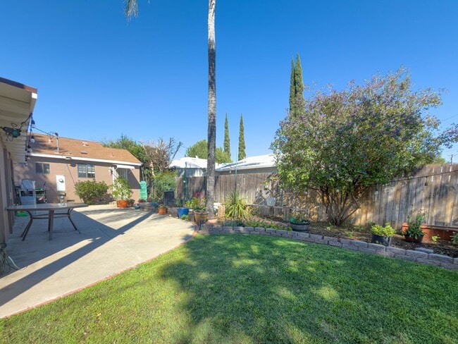 Building Photo - Charming 2BR Front House with Bonus Room & Private Yard