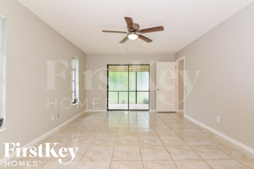 Building Photo - 620 SE 29th St