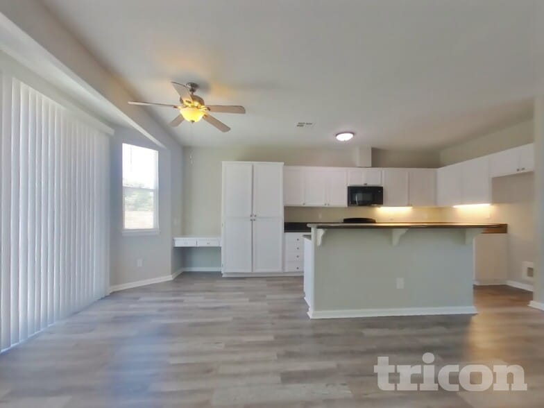 Building Photo - 757 Pino Ave