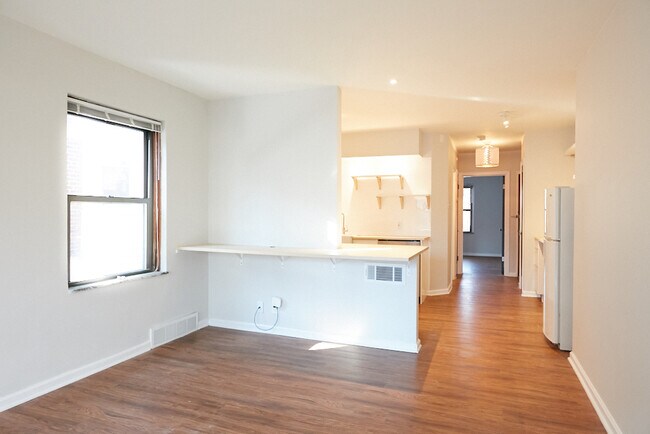 Building Photo - 909 Concordia Ln