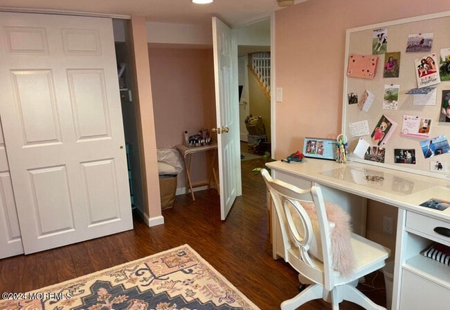 Building Photo - 509 Laurel Ave