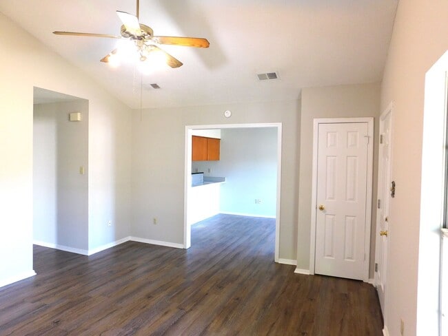 Building Photo - 5840 Waverly Dr