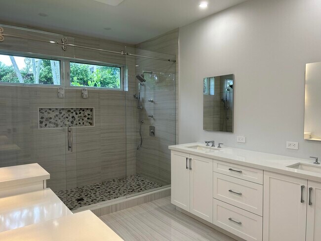 Building Photo - 2404 NW 67th St