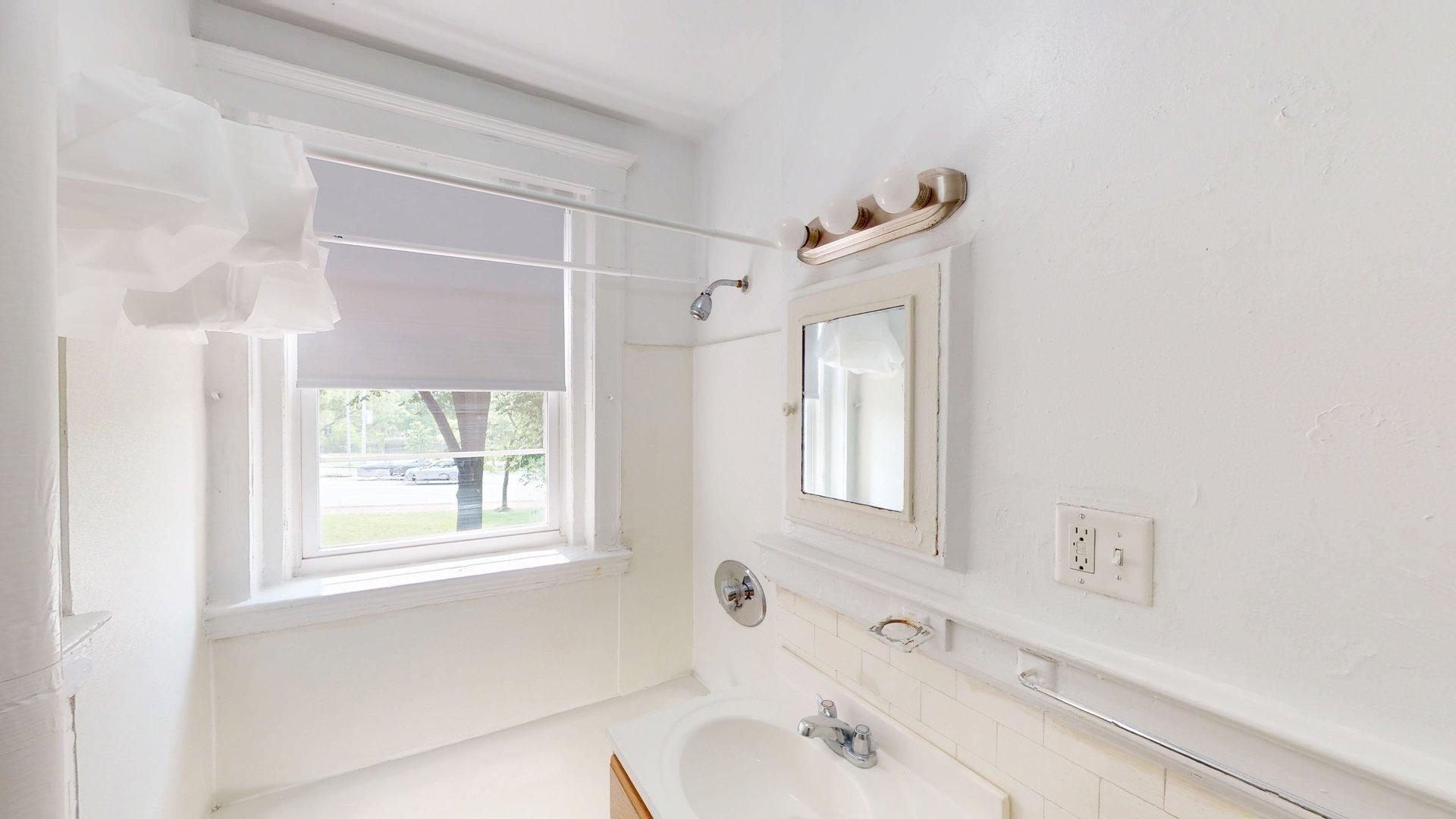 Building Photo - 2 Charlesgate W