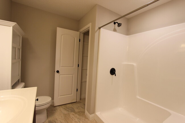 Building Photo - 721 Promenade Dr