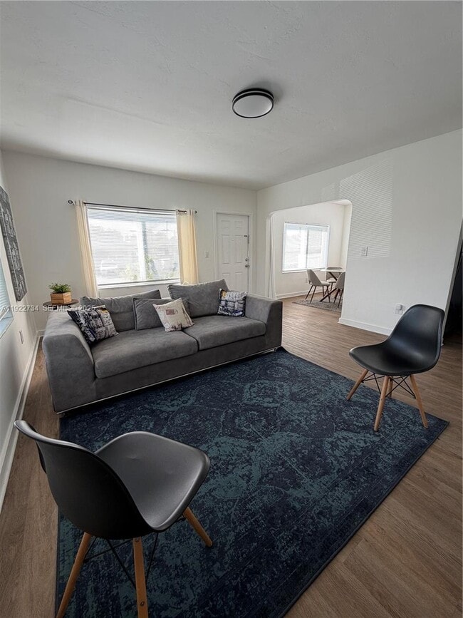 Building Photo - 1215 NE 109th St