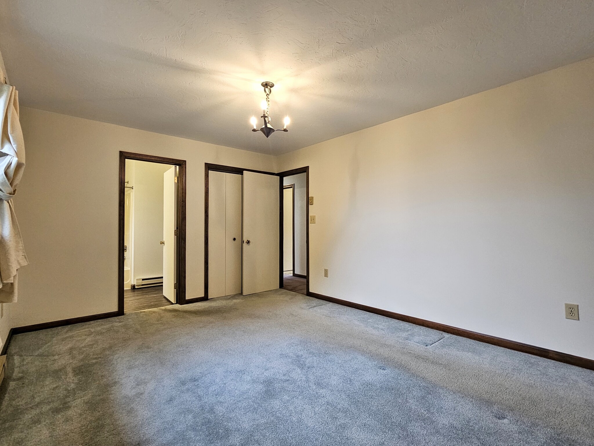 Building Photo - 474 N Maple St