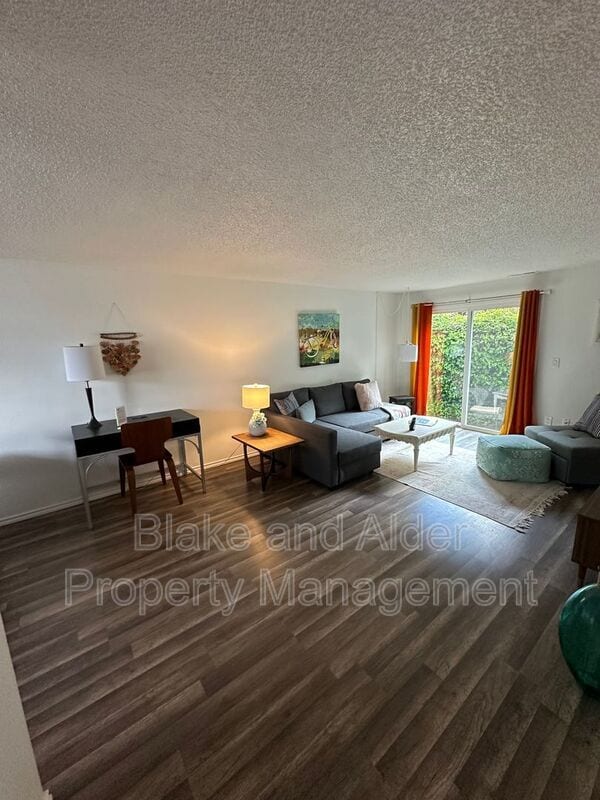 Building Photo - 5934 SW 30th Ave