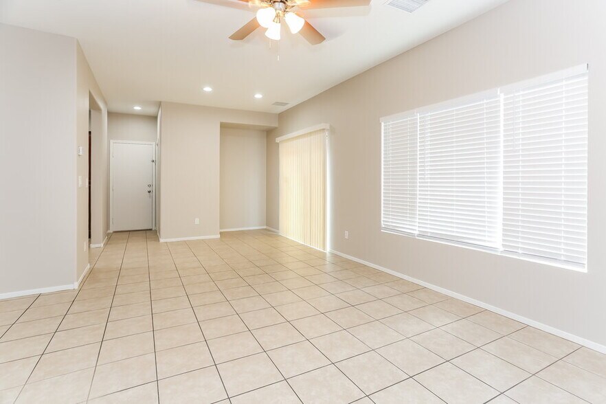 Building Photo - 1230 Maple Pines Ave