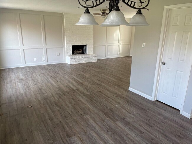 Building Photo - 24118 Spring Mill Ln