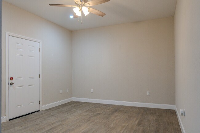 Building Photo - 129 W Church St