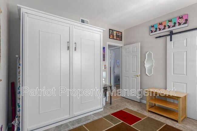 Building Photo - 9708-9708 E Vía Linda