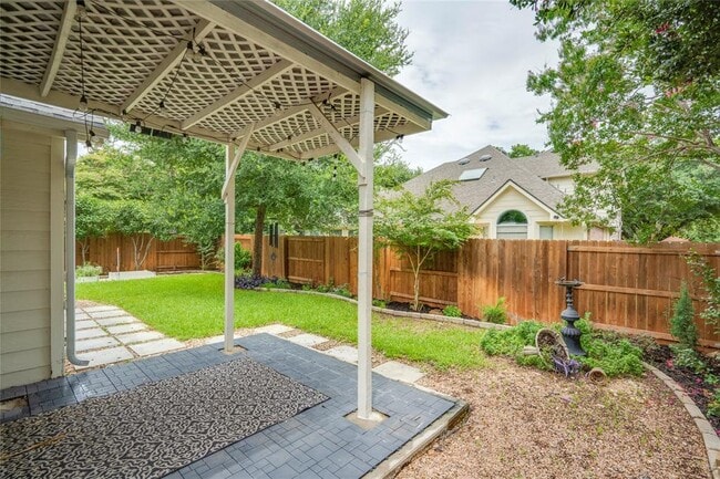 Building Photo - 8106 Longdraw Dr