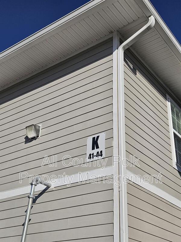 Building Photo - 915 Ariana St