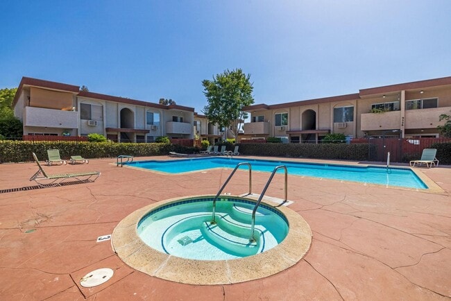 Building Photo - Modern 1BD Retreat with Dishwasher, Pool & Spa