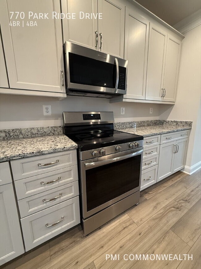 Building Photo - 770 Park Ridge Dr