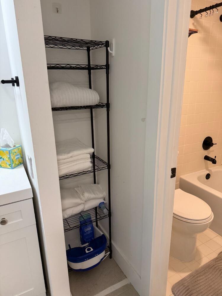 Building Photo - 9360 Lime Bay Blvd