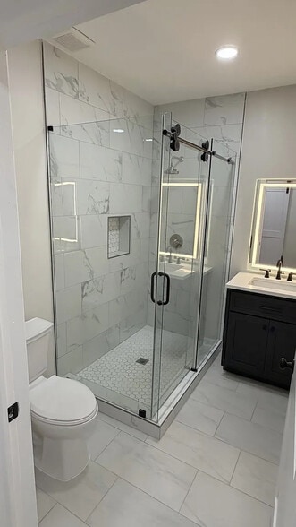 Building Photo - Room in Apartment on Comet Ives Ln