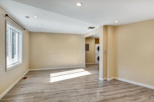 Building Photo - Millbrae 2BR / 2BA Apartment with Private Entrance, Huge Patio & Parking – Near BART, Caltrain & SFO