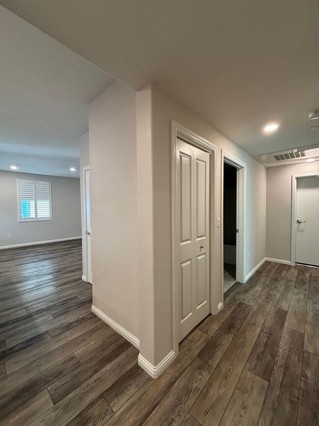 Building Photo - Move-In Ready - New Build 2 Bed / 2 Bath Condo in Milpitas