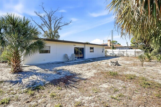 Building Photo - 1801 62nd Terrace S