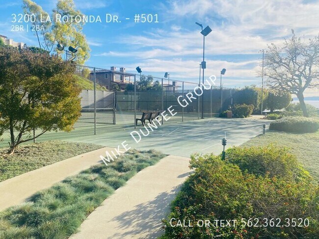 Building Photo - 3200 La Rotonda Dr