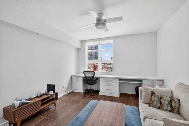 Building Photo - 403 S Sapodilla Ave