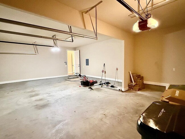 Building Photo - 5512 Lipan Apache Bend